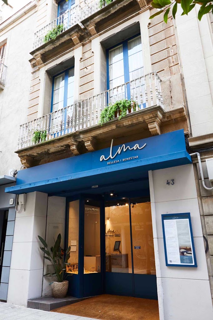Alma — Exterior