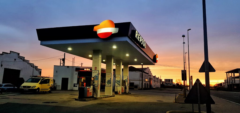REPSOL (eco. alhandiga Estaciones de Servicio) — Exterior
