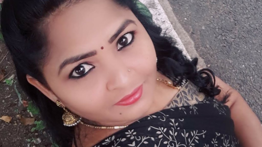 Priya Beauty Parlour Priya Makeup Artist At Oddanchatram