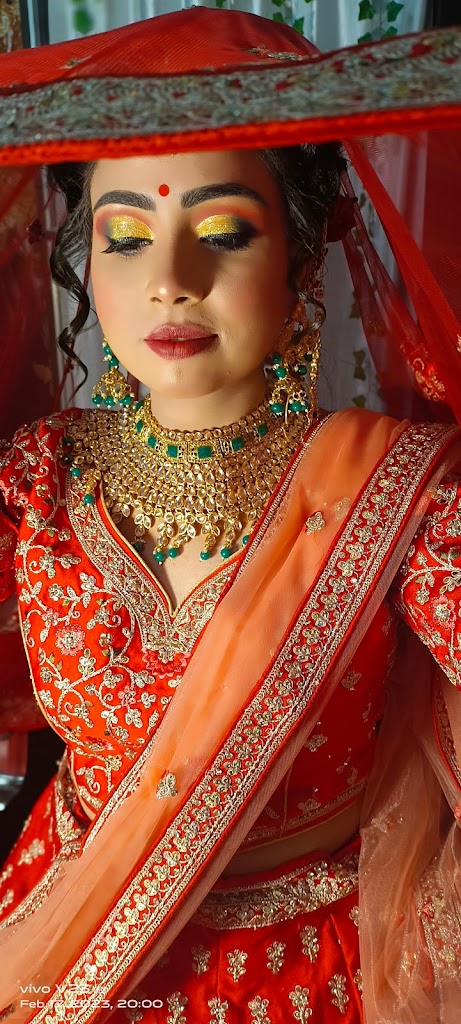 Princcy Makeoveer Professional Ladies Salon And Academy