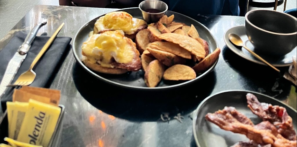 Eggs Benedict