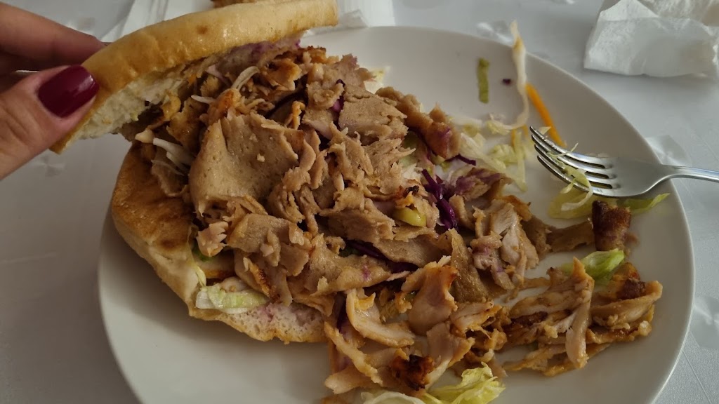 Costa Brava Kebab — Comida y bebida