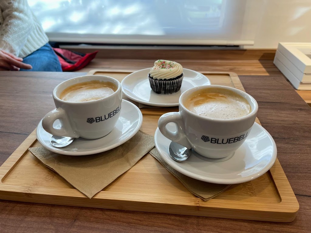 Jenny's Bakery & Cafe — Comida y bebida