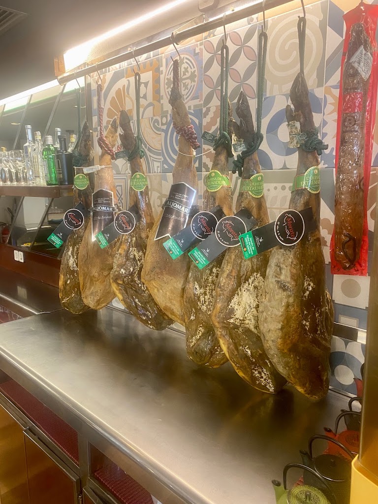 El Yantar Iberico — Ambiente