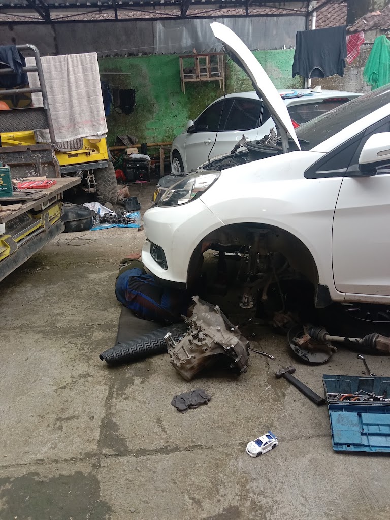 Bengkel mobil Tri jaya Balak songgon