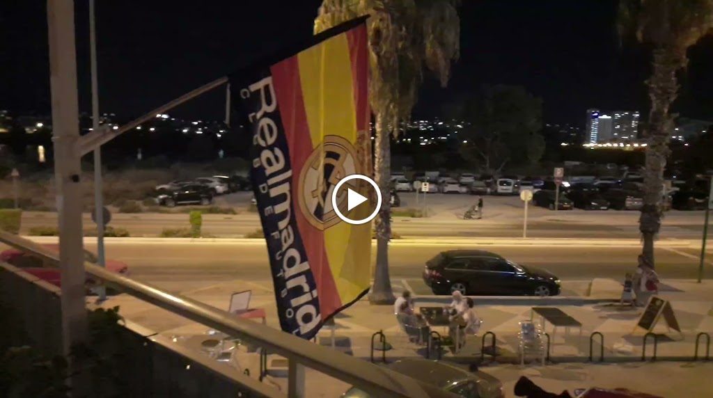 PARKING de tierra gratuito (SOLO TURISMOS). — Videos