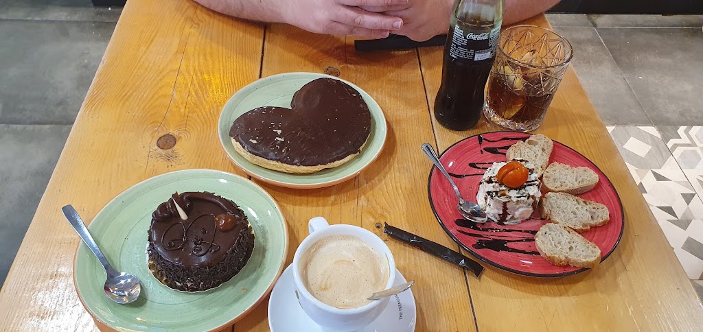 El Capricho, Bakery & Coffee Resto-bar — Comida y bebida
