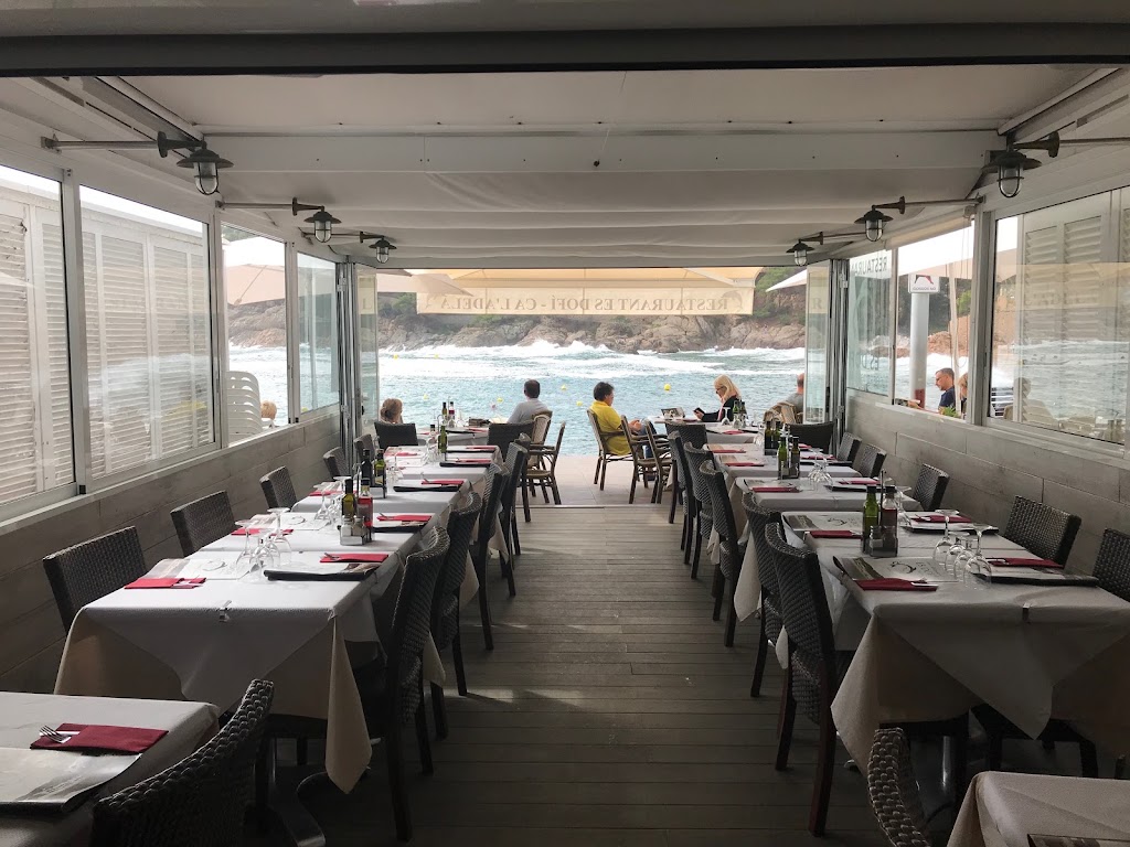 Restaurant Es Dofi Instagram: restaurantesdofi@_oficial — Ambiente
