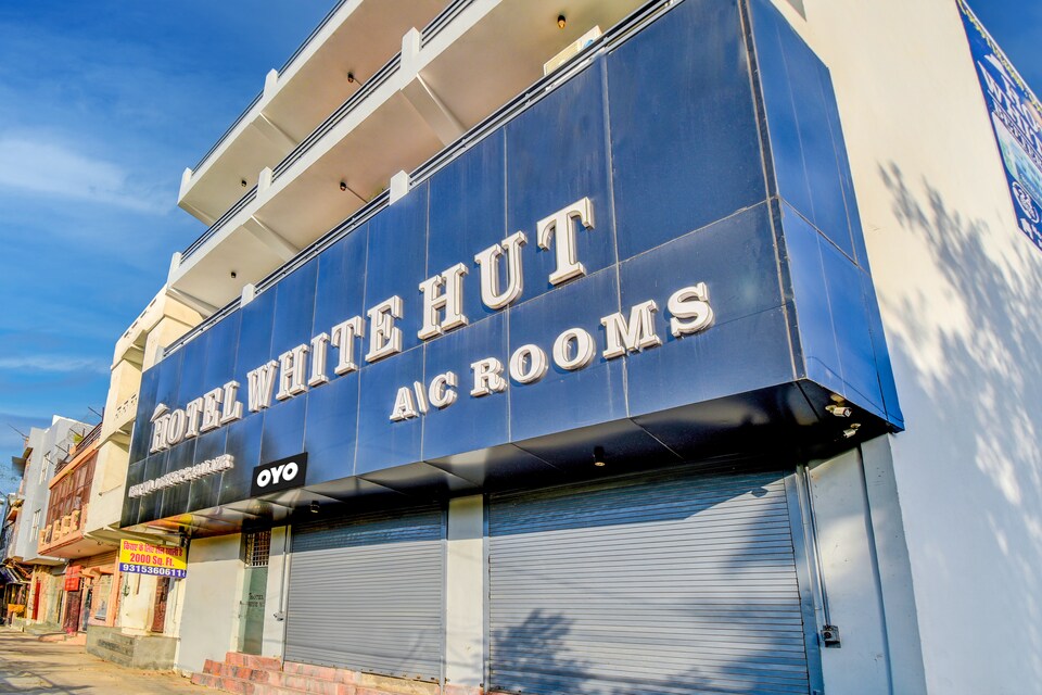 Super Oyo Flagship Hotel White Hut