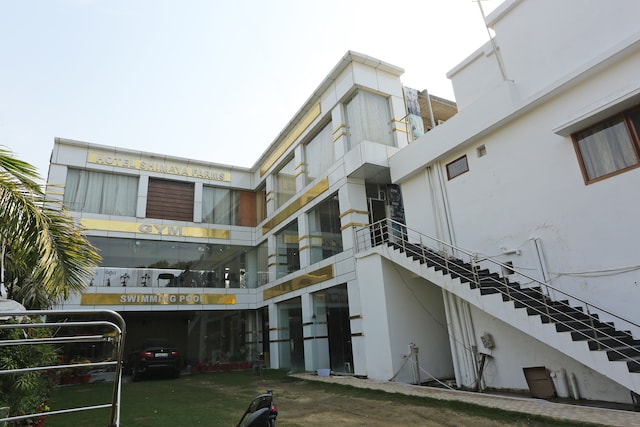 Capital O Hotel Shimaya