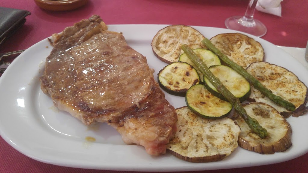 Bar Cerveceria Belda. — Comida y bebida