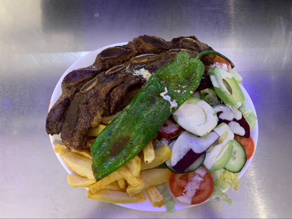 Restaurante Peruano Mar Azul — Comida y bebida