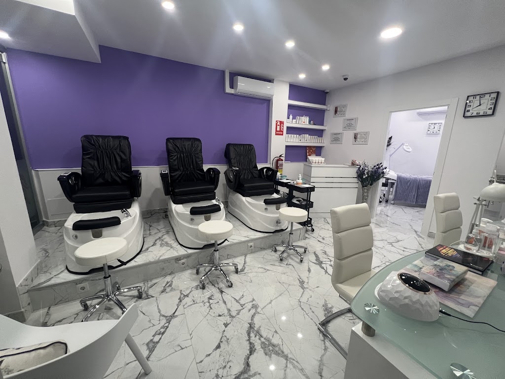 Mili Nails — Interior