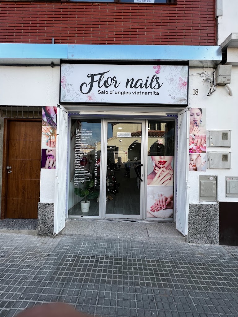 Flornails olesa — Exterior