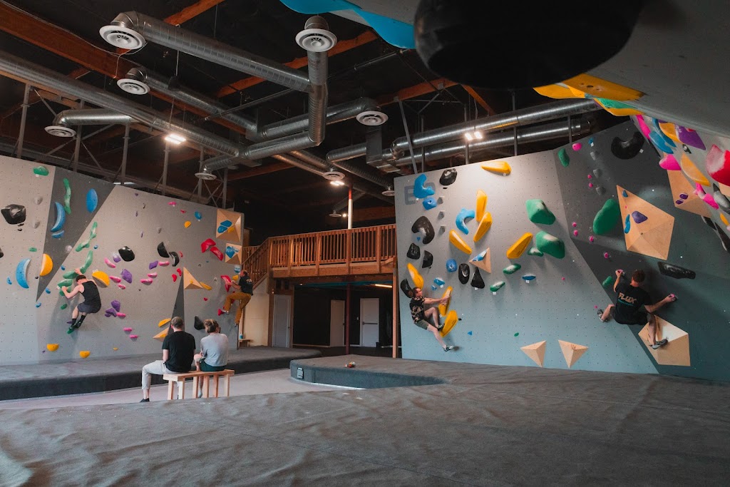  Flux Climbing training center