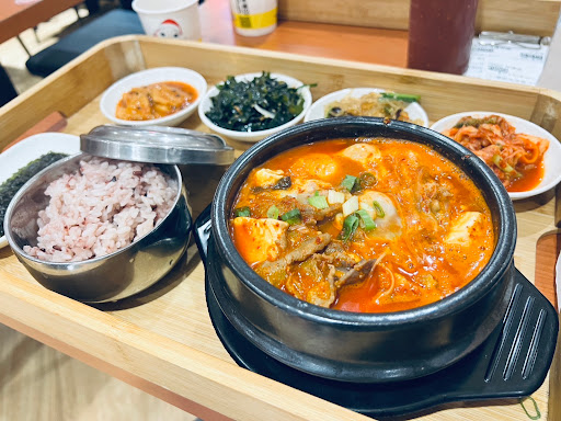 勁呷韓定食精緻韓式嫩豆腐煲專賣店 的照片