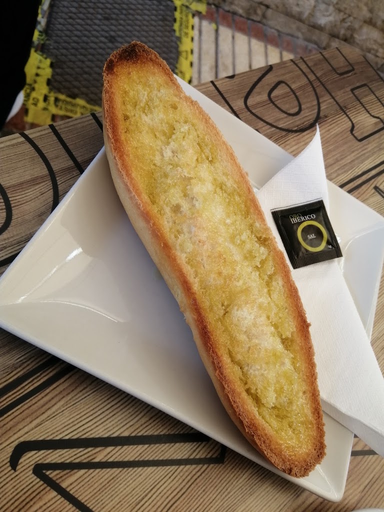 Cerveceria-Cafeteria El Capricho — Comida y bebida