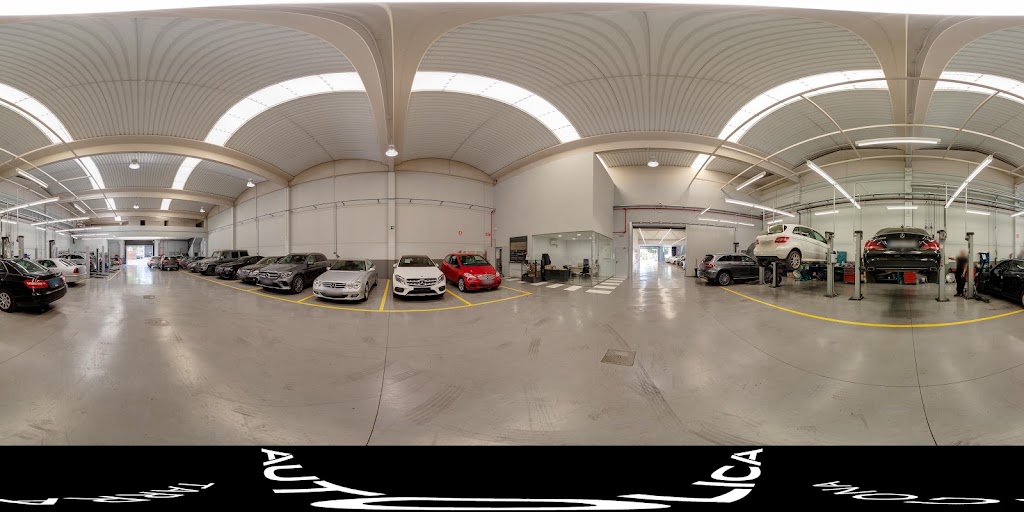 Concesionario Mercedes Benz y Smart QUADIS Autolica — Interior