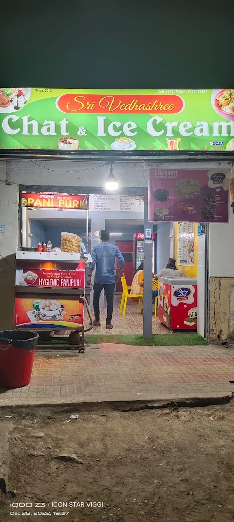 Sri Vedhashree Chat And Ice Cream