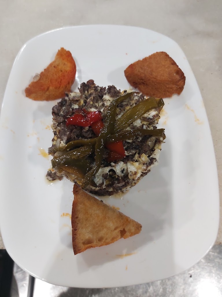 Bar LA KEDADA — Comida y bebida