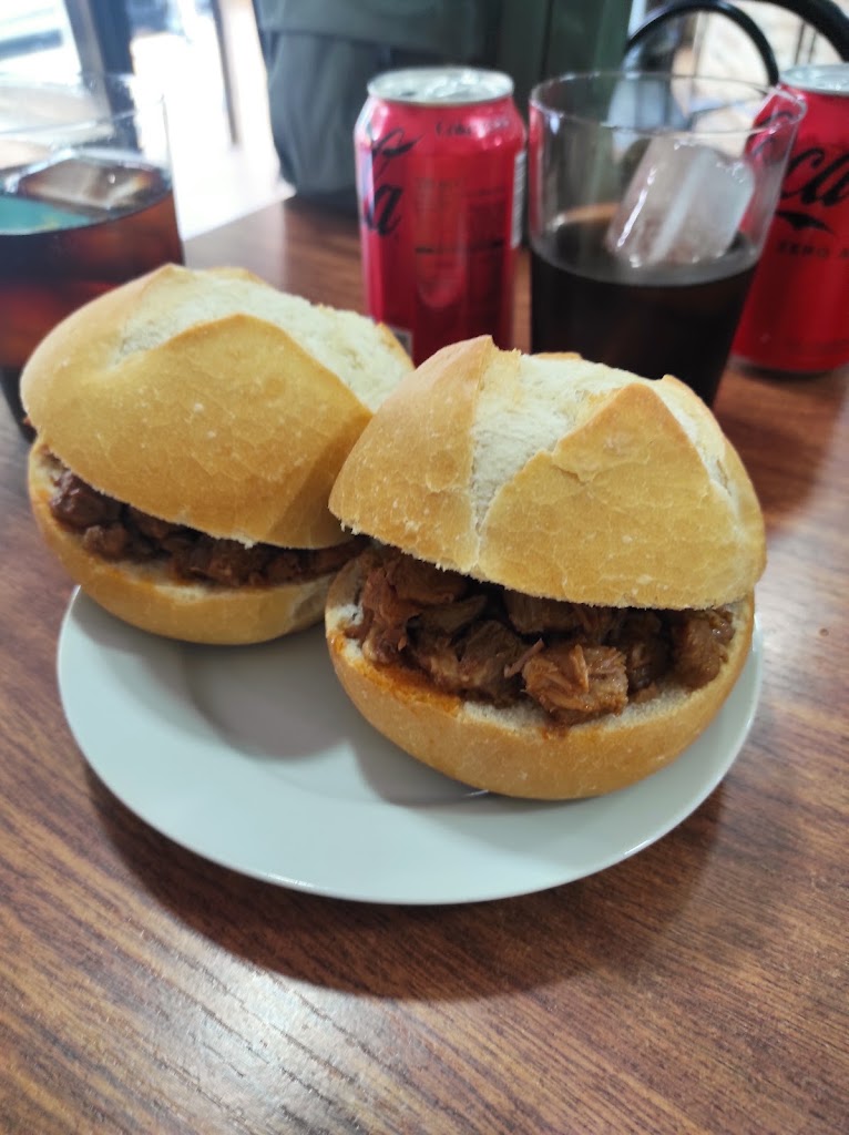 Cafeteria Rian — Comida y bebida