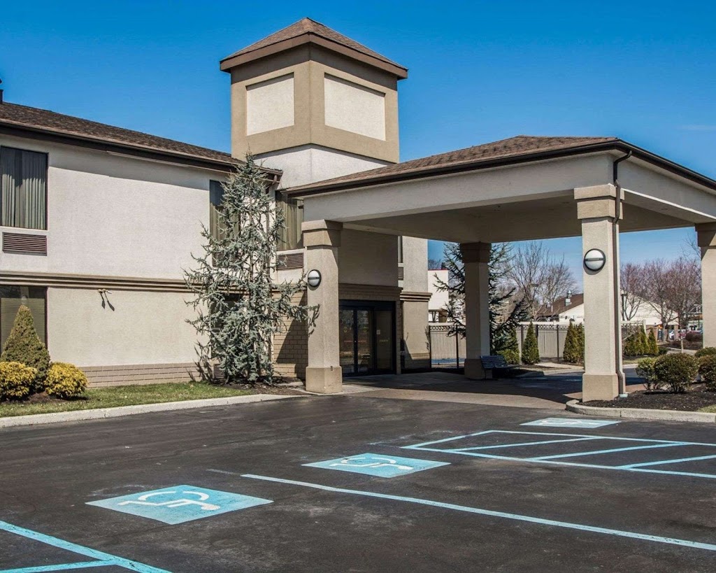 Quality Inn & Suites NJ State Capital Area - Hotel in Morrisville , United States of America