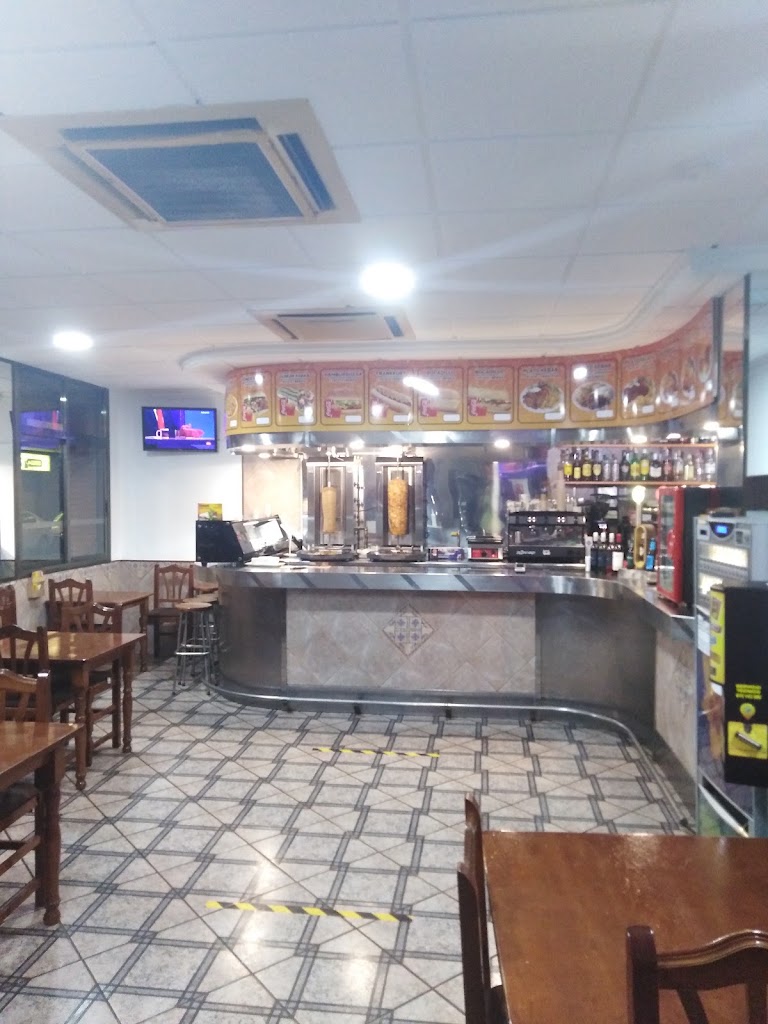 AMAR DONERKEBAB Pizzeria — Ambiente
