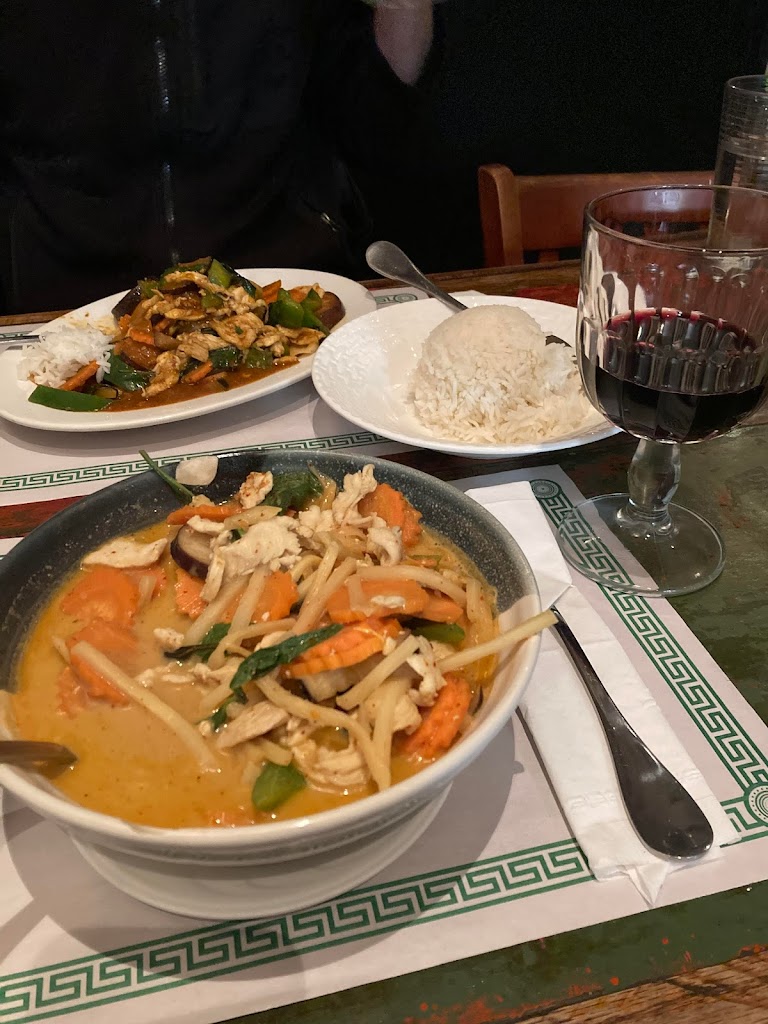 Pho's Spicier Thai Cuisine