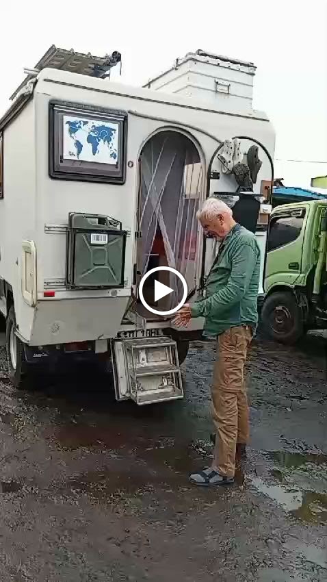 BENGKEL MOBIL ROMANTIS