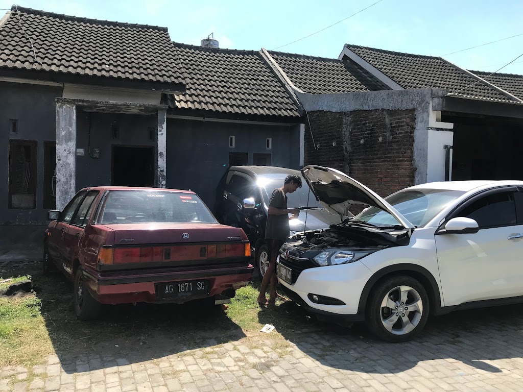 DW GARAGE