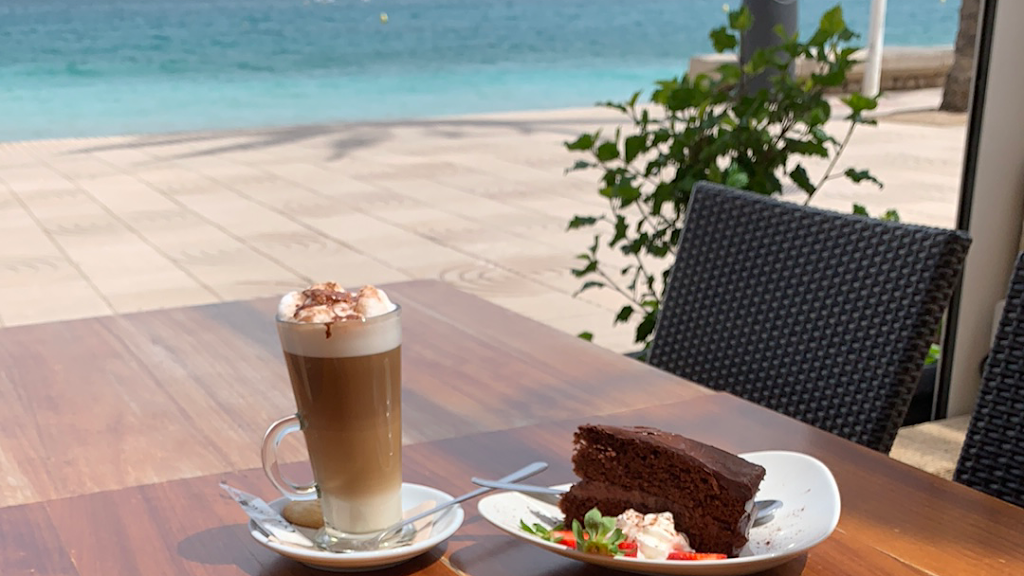 Miramar Restaurante — Comida y bebida
