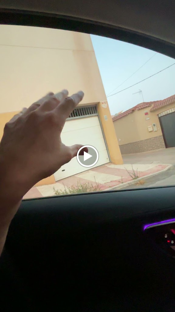 Mercedes-Benz Saveres Roquetas de Mar — Videos