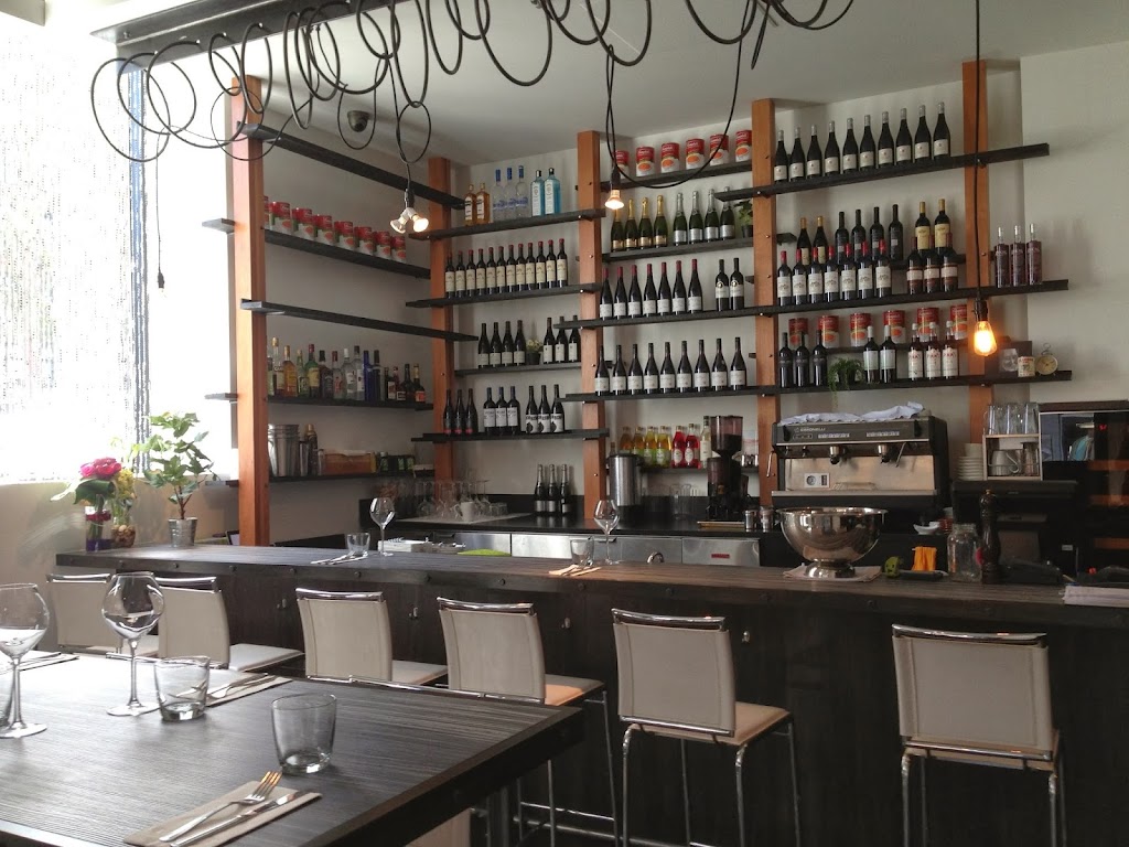 Monsieur café & vins in Montreal