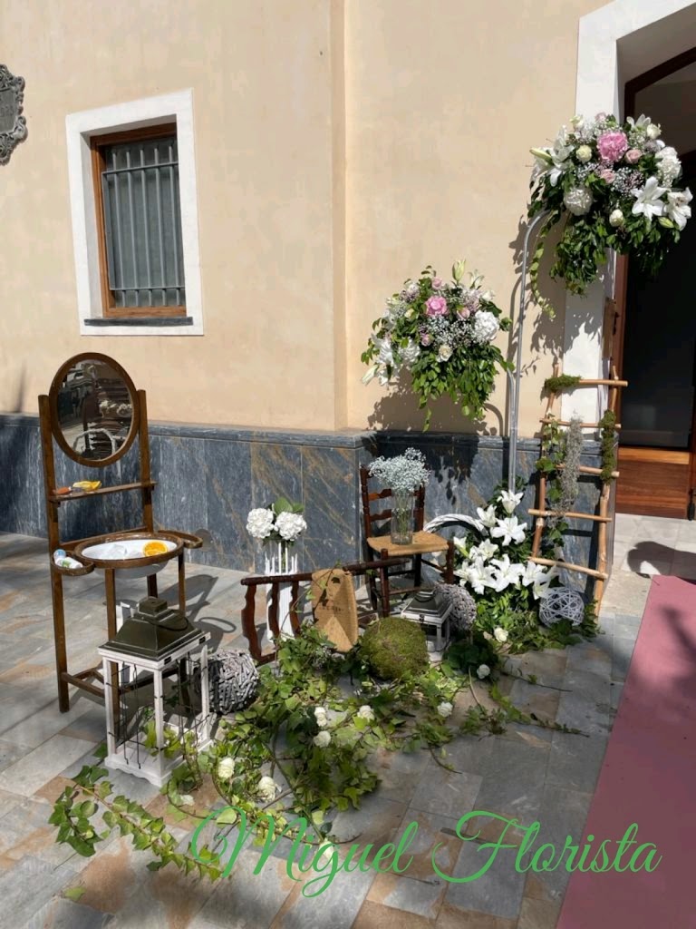 Miguel Florista, arte y diseno floral — Del propietario