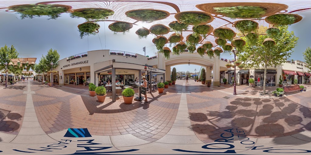 Mallorca Fashion Outlet — Street View y 360deg
