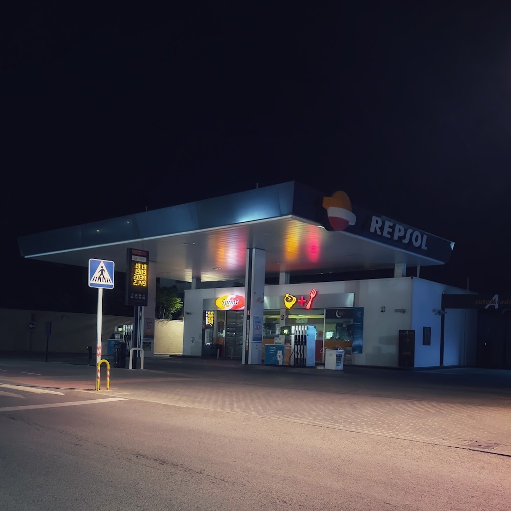 Estacion de Servicio Repsol — Surtidor de combustible