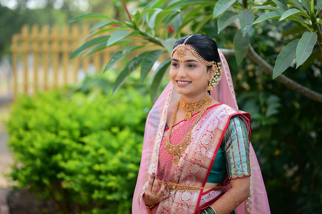 Aroma Beauty Parlour Best Makeup Artist In Latur Bridal Makeup Haircut Parlour And Beauty Parlour Training Centre