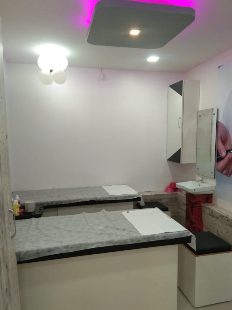 Glam Glow Unisex Salon