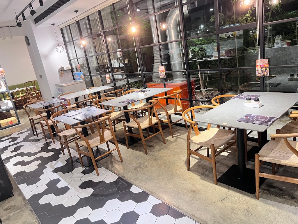 i83厚切牛排(學府店)（不接受訂位）台中牛排 台中吃到飽 南區美食 南區牛排 南區restaurant 學府路美食 忠孝夜市美食 的照片