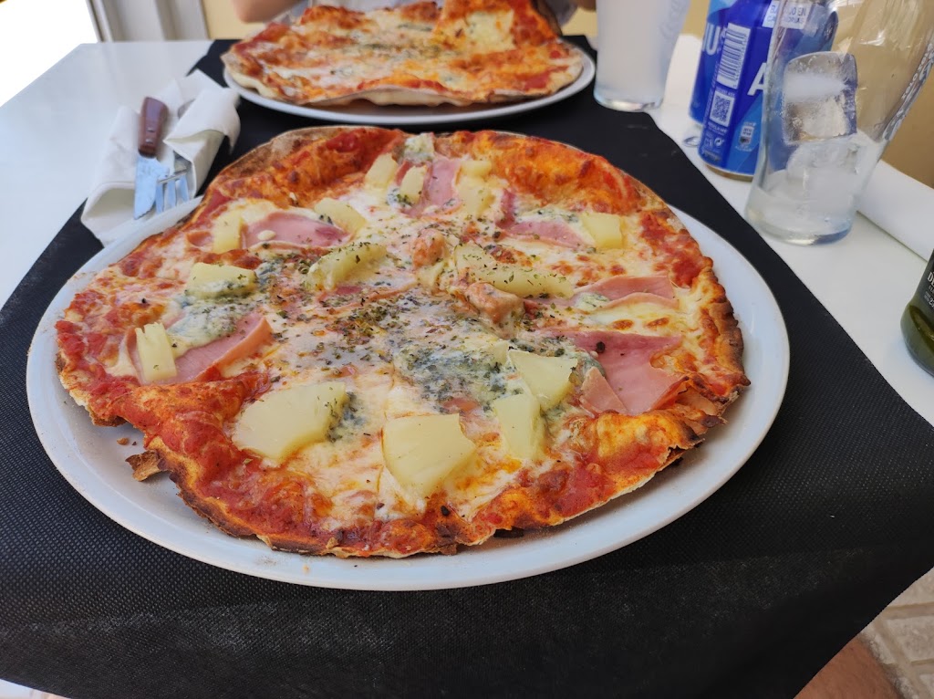 PIZZERIA HAPPY BEACH — Pizza