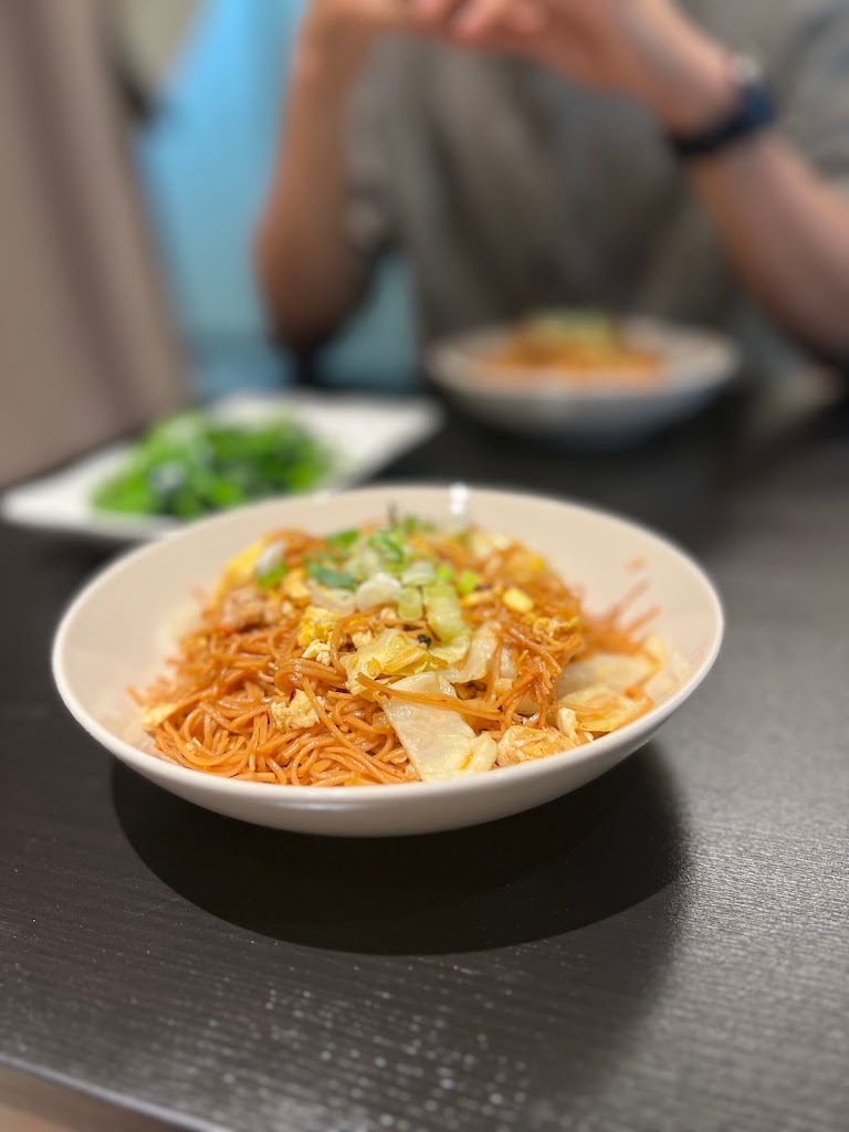 一禾禾123｜一秝純牛肉燥飯｜辣炒雞絲麵｜鹹粥｜宵夜美食｜小菜湯品飲料｜平價宵夜美食｜外帶內用 的照片