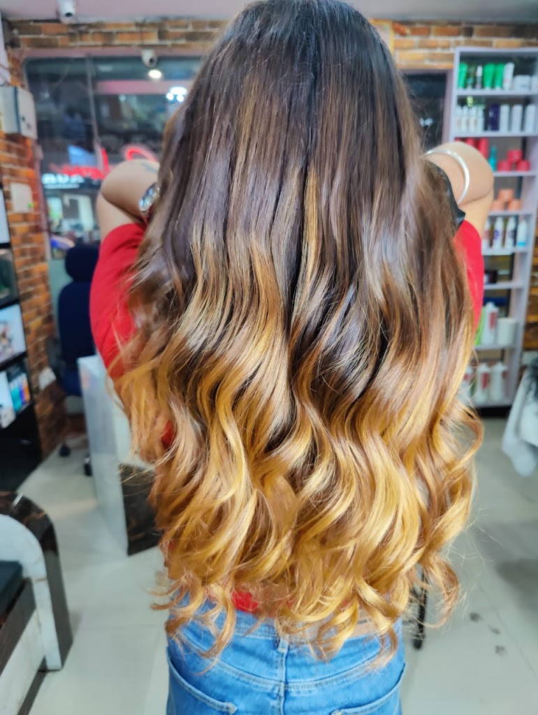 A Niranjan Unisex Family Beauty Salon