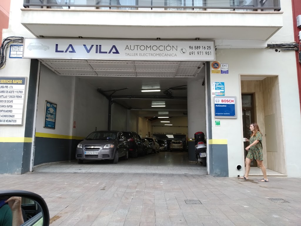 La Vila Automocion — Exterior