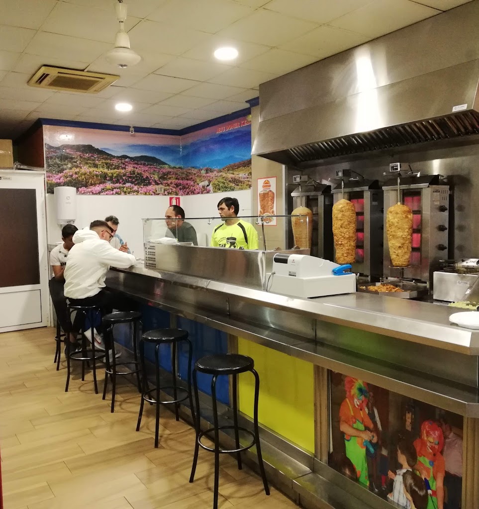 Jefe Doner Kebab Bailen Restaurante — Ambiente
