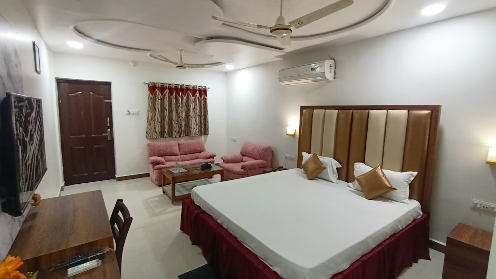 Hotel Vaidya Regency Manuhar Restaurant