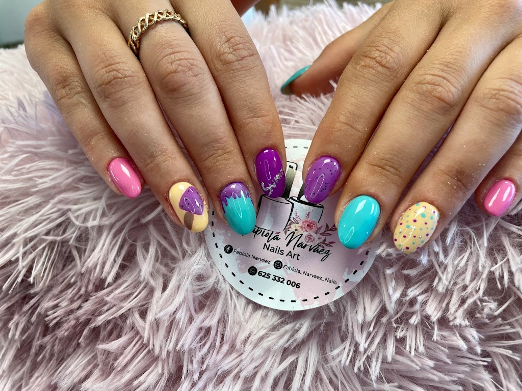 Fabiola Narvaez Salon De Belleza — Manicura