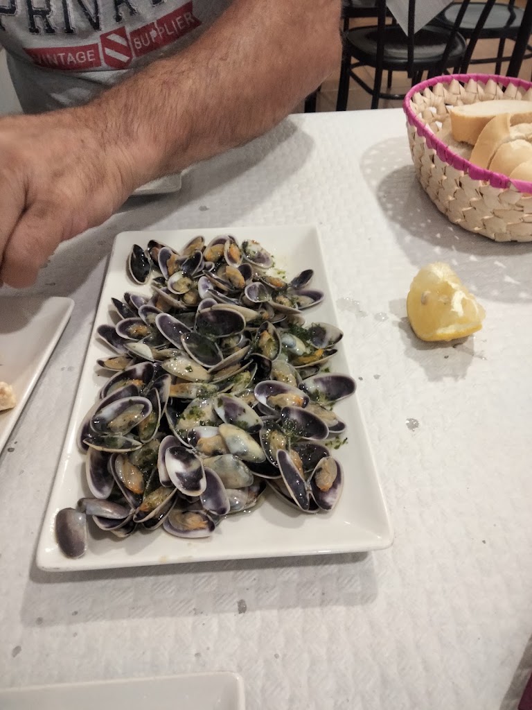 Bar Sanchis — Comida y bebida