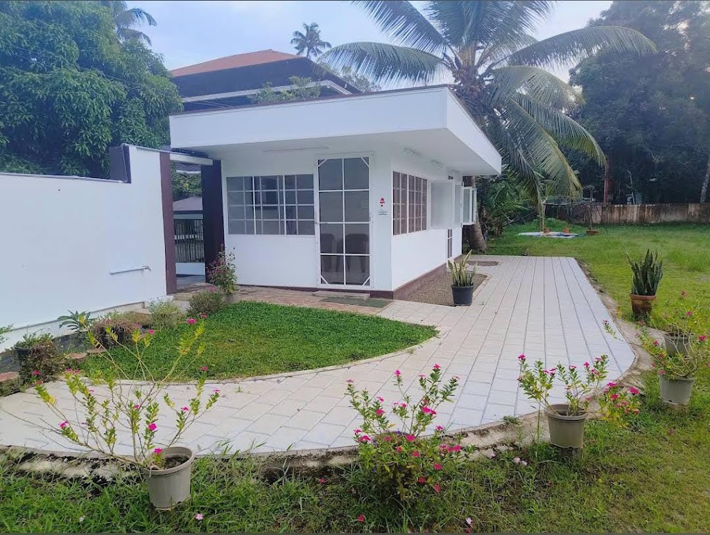 Dr. Dr S Surendran Md Dm