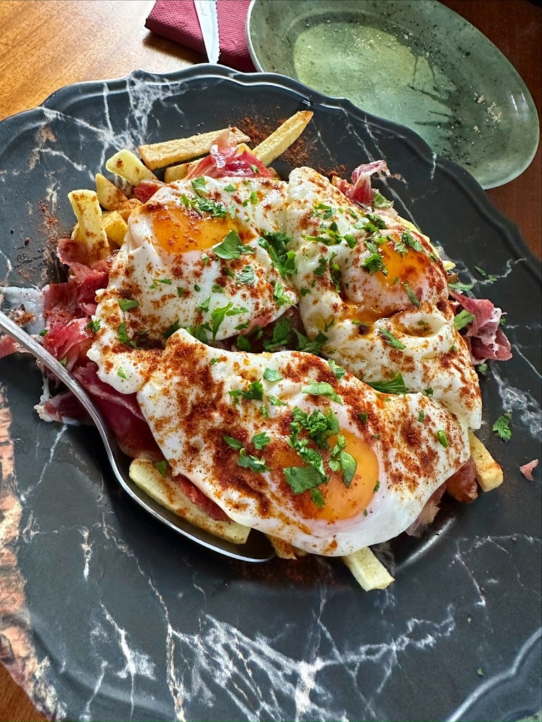 Tasca 1900 — Comida y bebida
