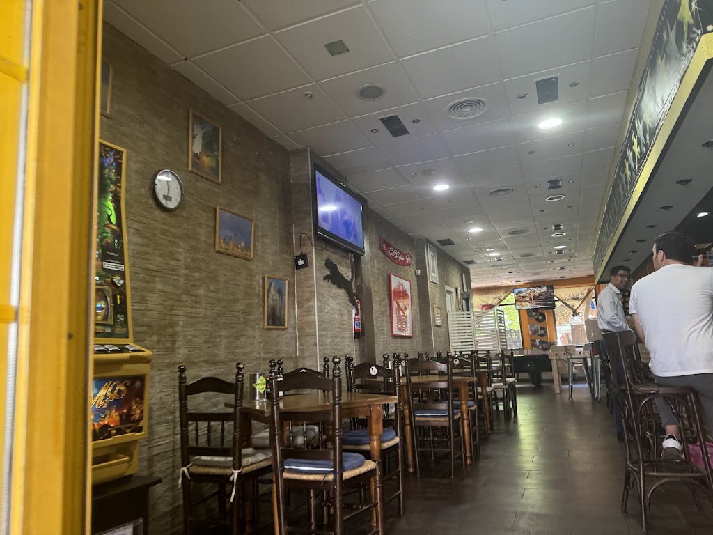 Cafe Bar Los Pumas — Ambiente